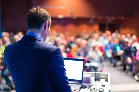 Konference Shutterstock 193539209