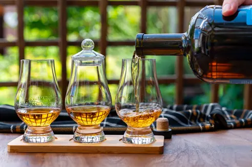 Whiskey_AdobeStock_375857072_web.jpg