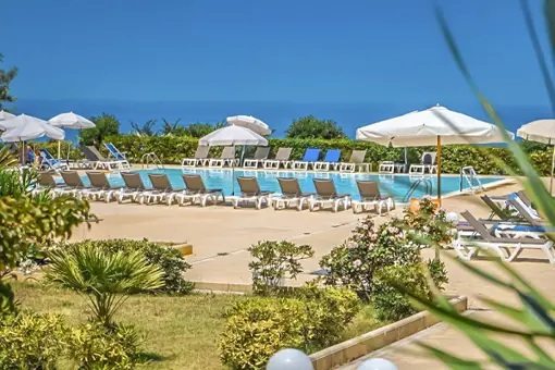 Calabria-CostaDegliDeiTropeaResort-2.jpg