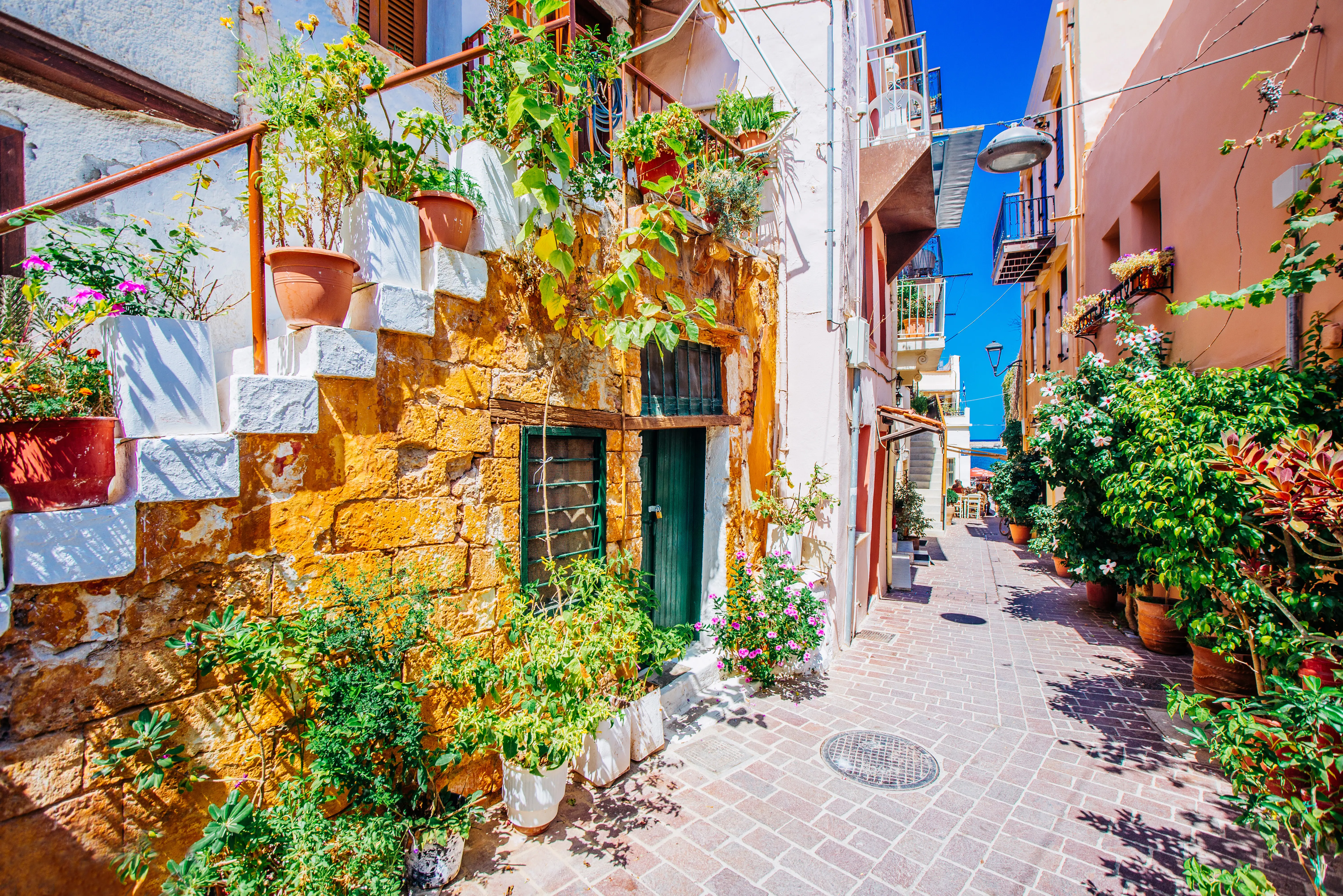 CHQ Chania 496362733