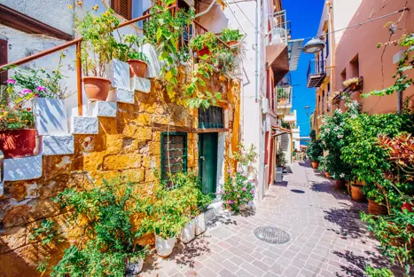 CHQ Chania 496362733