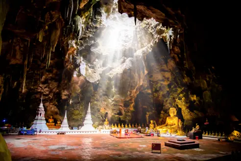 Thamkhaoluang Drypstensgrotte Adobestock 512193565