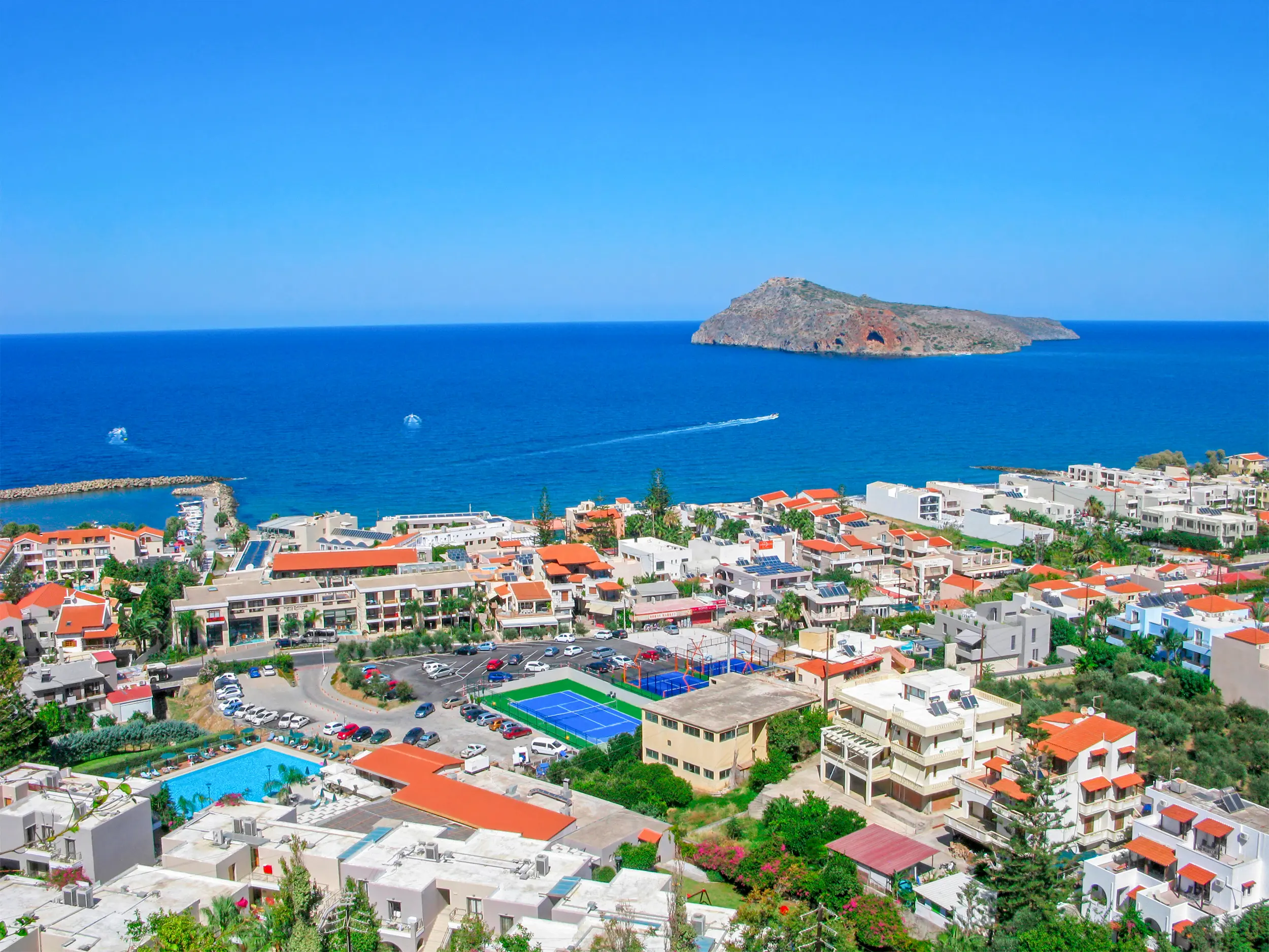 CHQ Platanias Adobestock 589205781