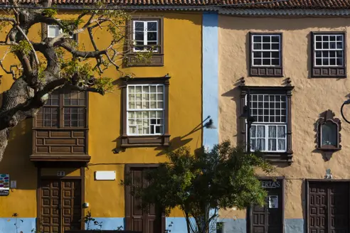 La Laguna Fachada Casas