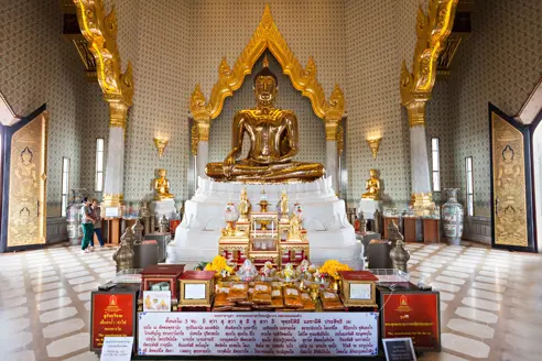 Thai Bangkok Wat Traimit Adobestock 200575830