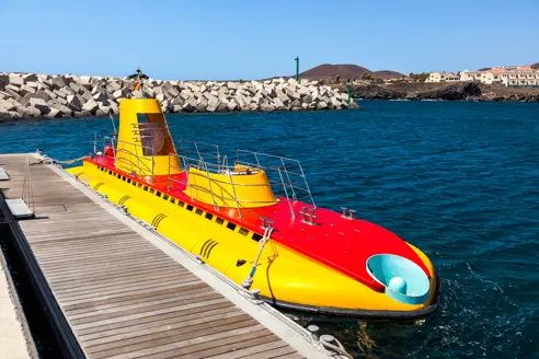TFS Submarine Adobestock 70331633