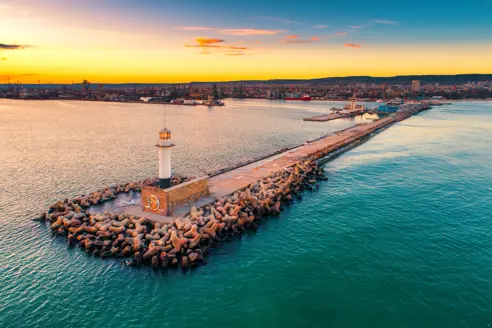 VAR Varnaharbor Adobestock 197722049
