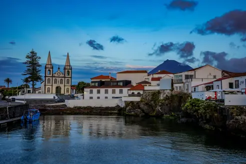 (2) Pico, Madalena By Aften