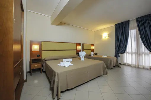 Italy-Calabria-Capo-Vaticano-Tropea-Hotel-Tropis-Dobbeltværelse Comfort-1.jpg