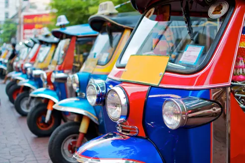 TukTuk_126859979.jpg