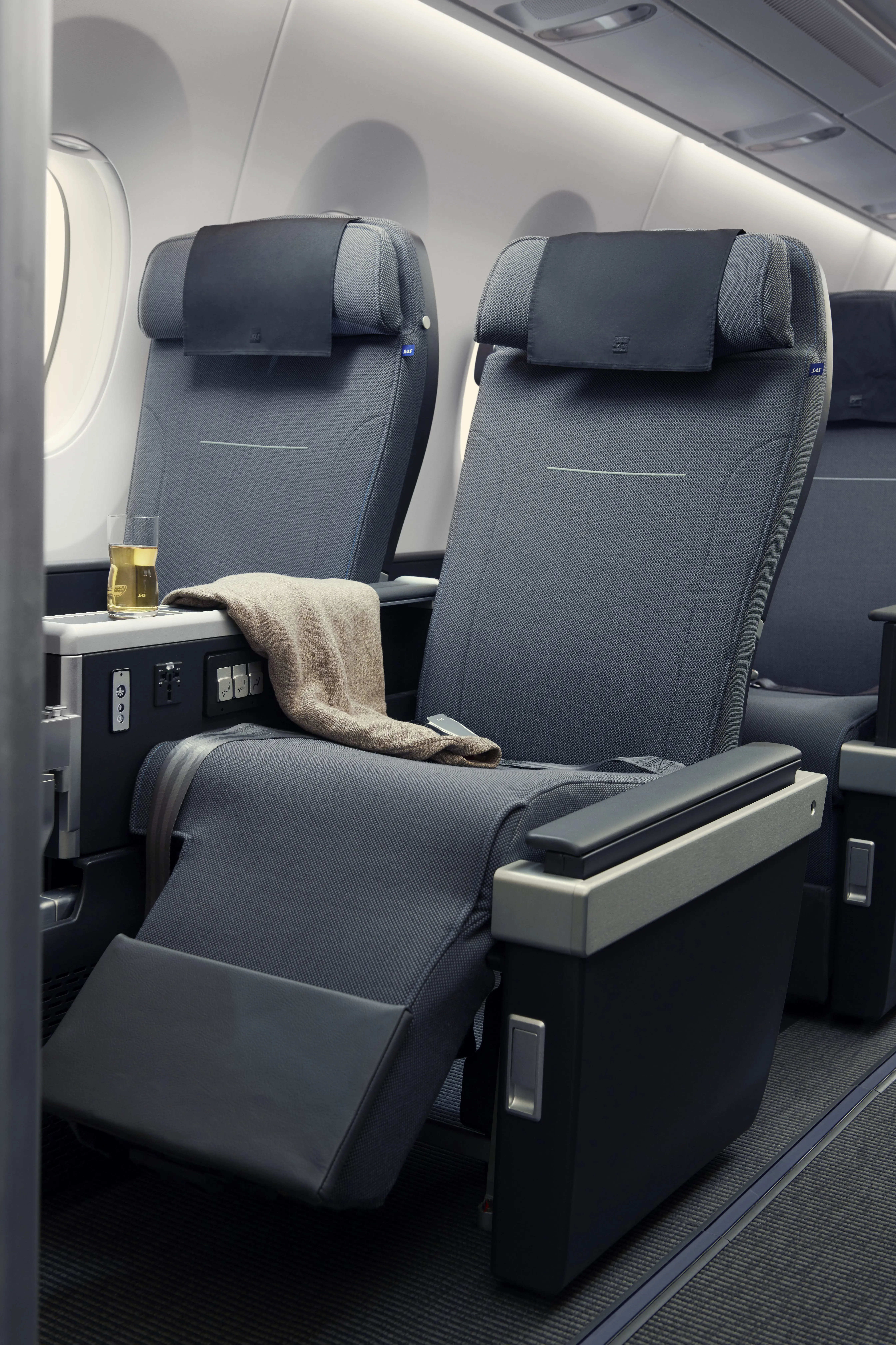 09 Seats Plus 084 Final (1)
