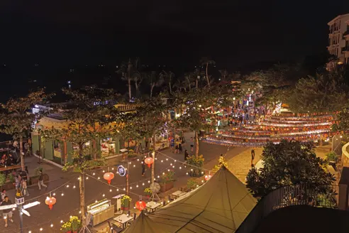 Viet Phu Quoc Nightmarket AdobeStock_1877853958.jpeg