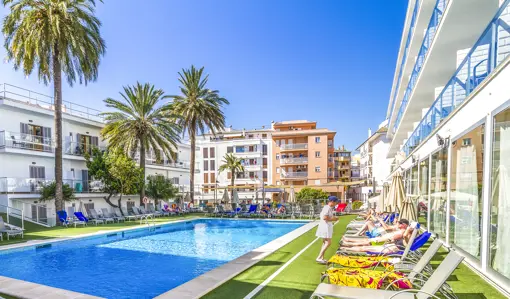 Spain-Mallorca-Alcudia-Eix-Alcudia-pool-front.jpg