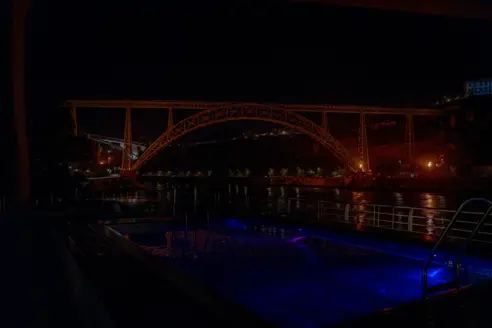 Dag 1 - Ankomst, Porto by night, skib- 19.jpg