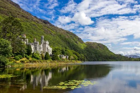 ConnemaraNationalPark_KylemoreAbbey_AdobeStock_231564206_web.jpg