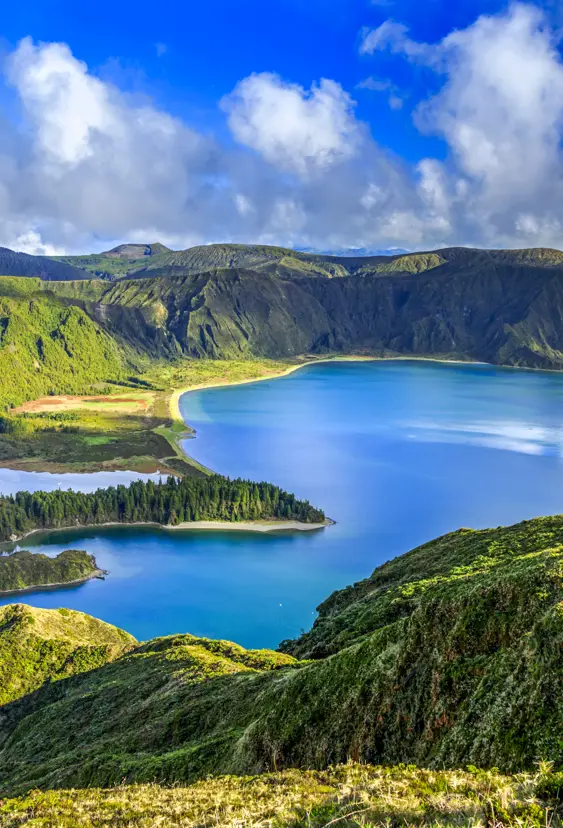 Premium Portugal Azores Wine And Volcanos Day3 Sao Miguel Lagoa Do Fogo Lagoa Do Fogo Gettyimages 528623120 1