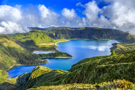Premium Portugal Azores Wine And Volcanos Day3 Sao Miguel Lagoa Do Fogo Lagoa Do Fogo Gettyimages 528623120 1