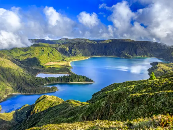 Premium Portugal Azores Wine And Volcanos Day3 Sao Miguel Lagoa Do Fogo Lagoa Do Fogo Gettyimages 528623120 1