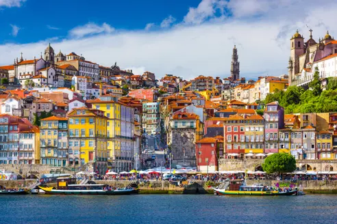 Porto_Ribeira_AdobeStock_79650880.jpeg