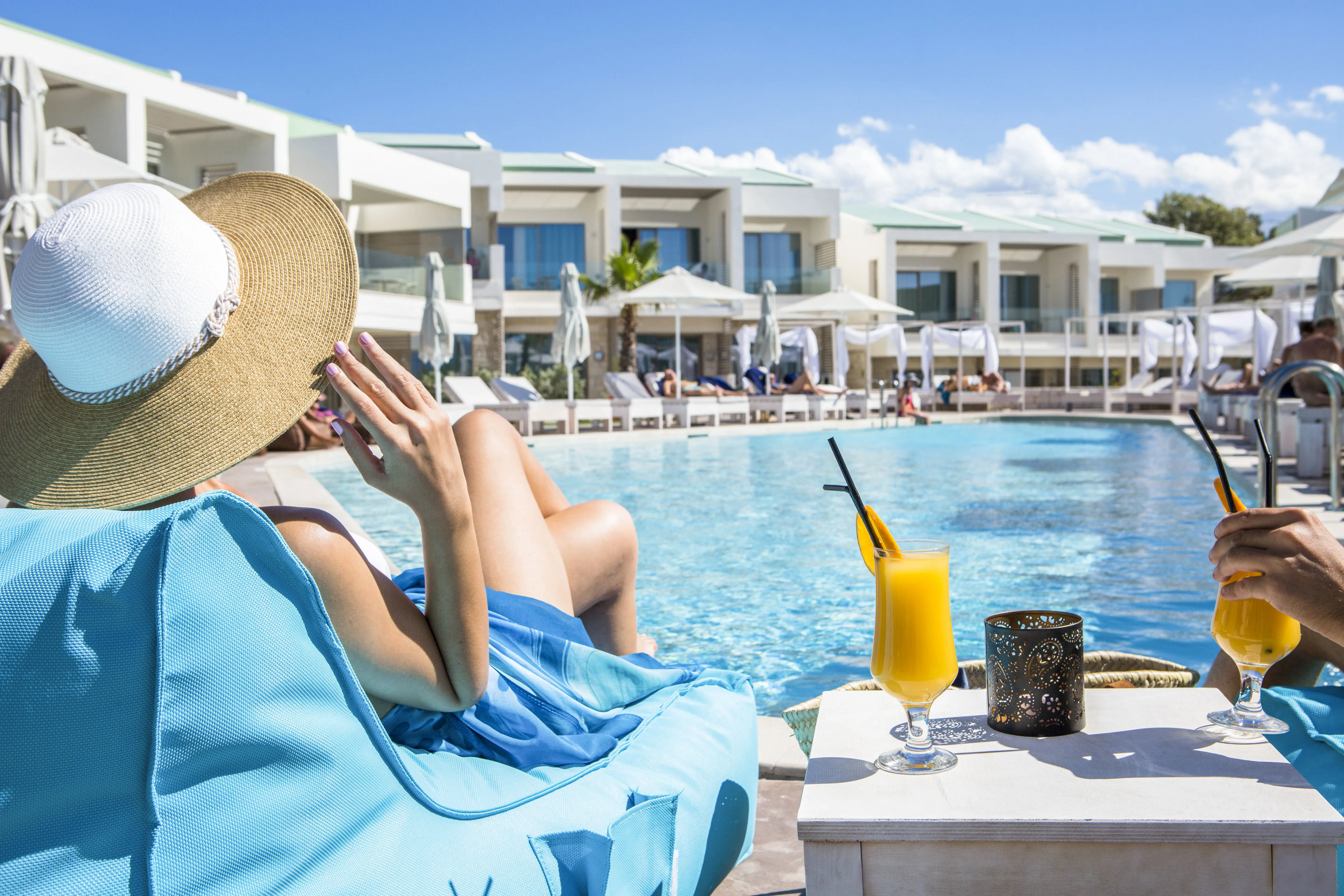 CHQ Aloe Boutique And Suites Pool 1