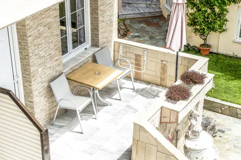 1-værelses lejlighed med balkon/terrasse