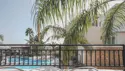 2-værelses lejlighed med balkon/terrasse og udsigt til poolen 