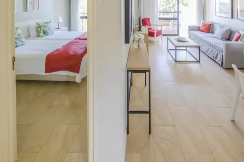 2-værelses lejlighed med balkon og havudsigt