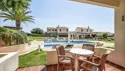 2-værelses lejlighed med balkon/terrasse og udsigt til poolen 