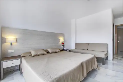 Dobbeltværelse premium med balkon og havudsigt - 4 pers.
