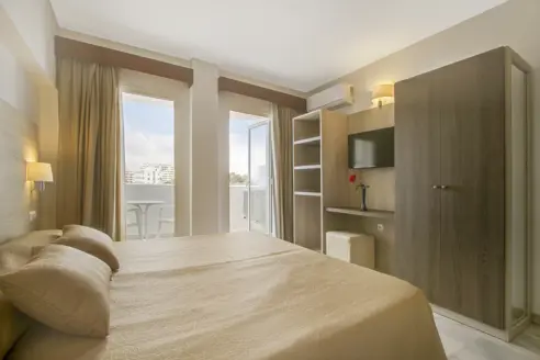 Dobbeltværelse premium med balkon og havudsigt - 4 pers.