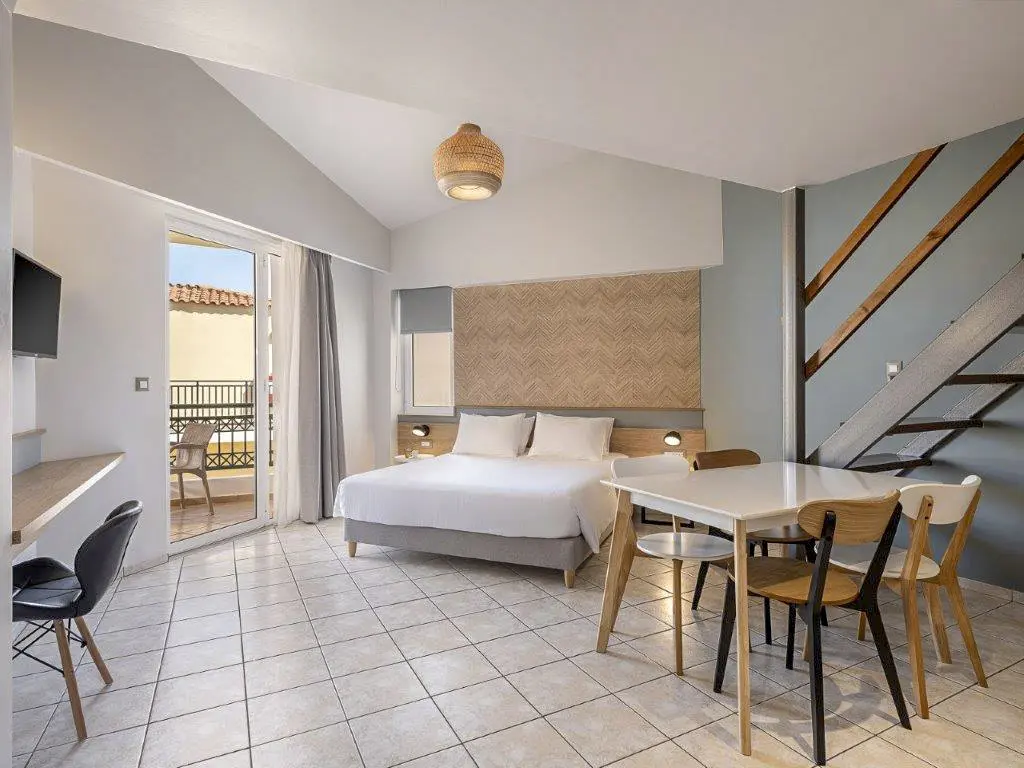 2-værelses Maisonette med balkon/terrasse og skrå havudsigt
