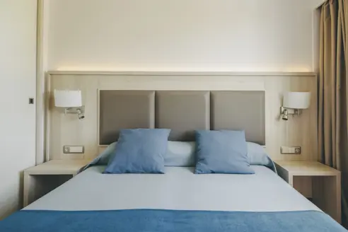 2 værelses lejlighed med balkon/terasse, udsigt til gaden