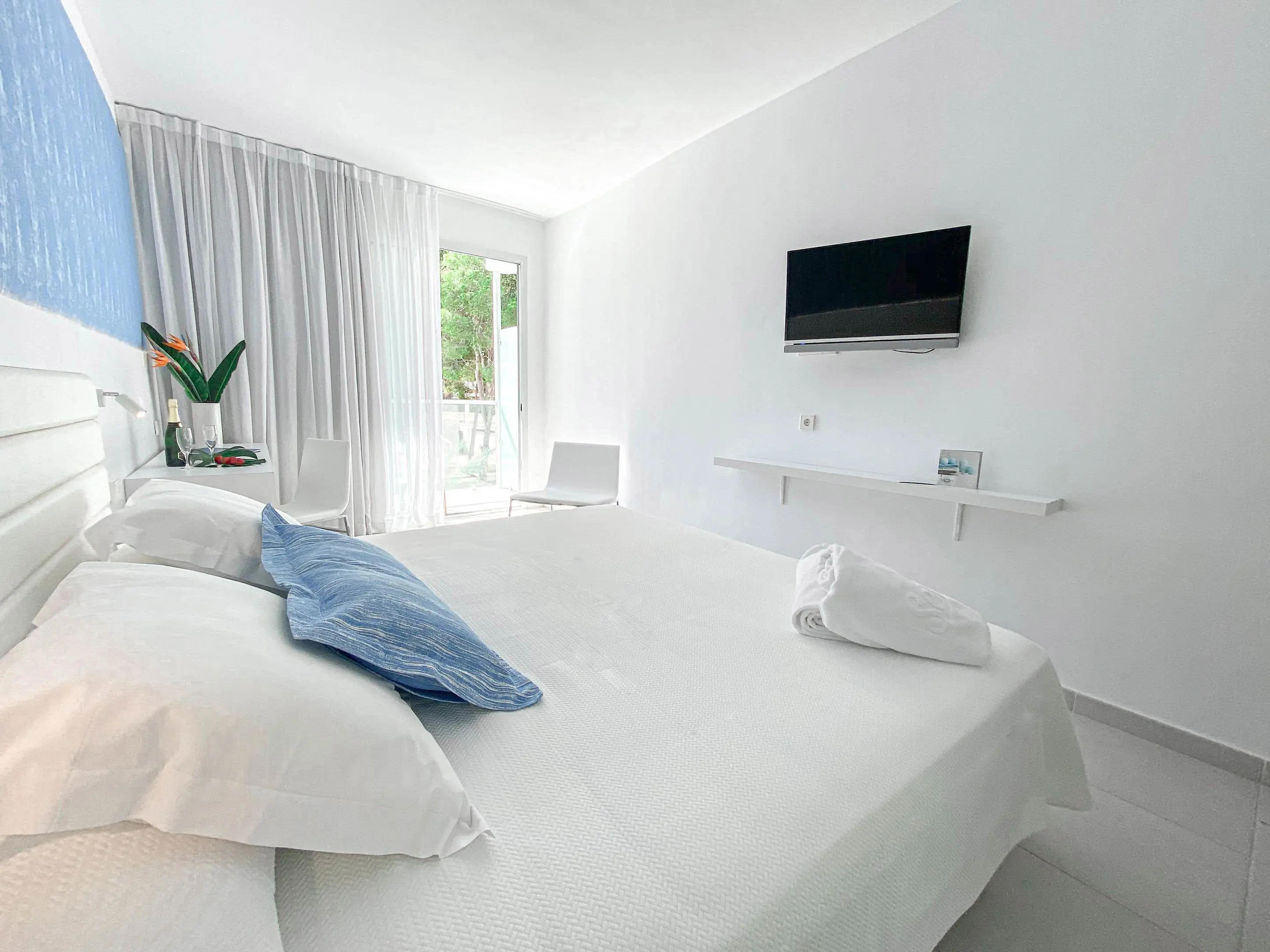 Dobbeltværelse med balkon og pooludsigt (Comfort)