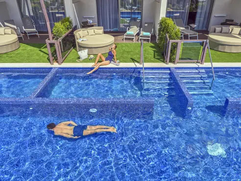 Junior Suite med terrasse og swim up