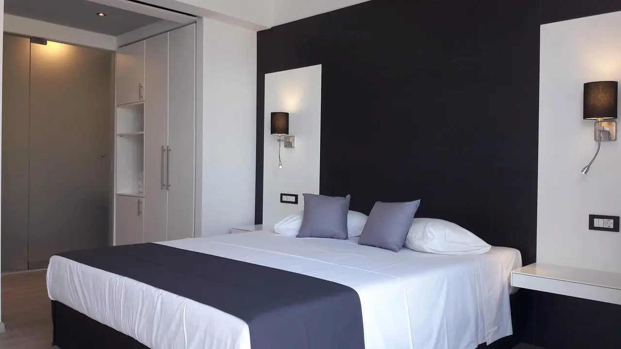 Dobbeltværelse med balkon og udsigt til have (1. etage)
