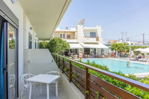 2-værelses lejlighed superior med balkon/terrasse og pooludsigt