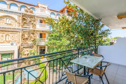 Junior suite med balkon/terrasse og udsigt til pool eller gade