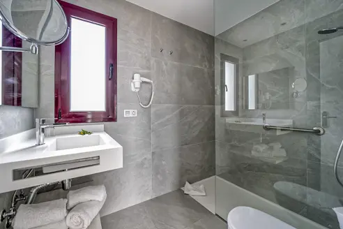 2-værelses lejlighed Deluxe med balkon/terrasse, øverste etager