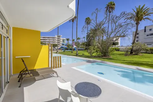Dobbeltværelse deluxe med terrasse og privat pool
