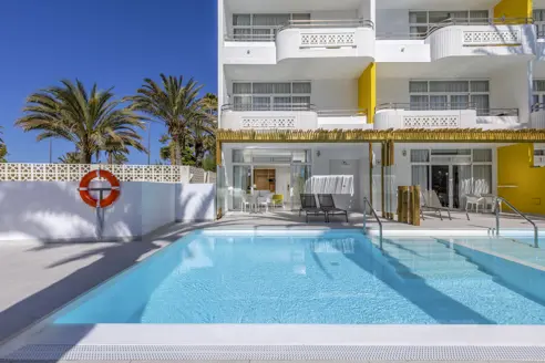 Dobbeltværelse deluxe med terrasse og privat pool