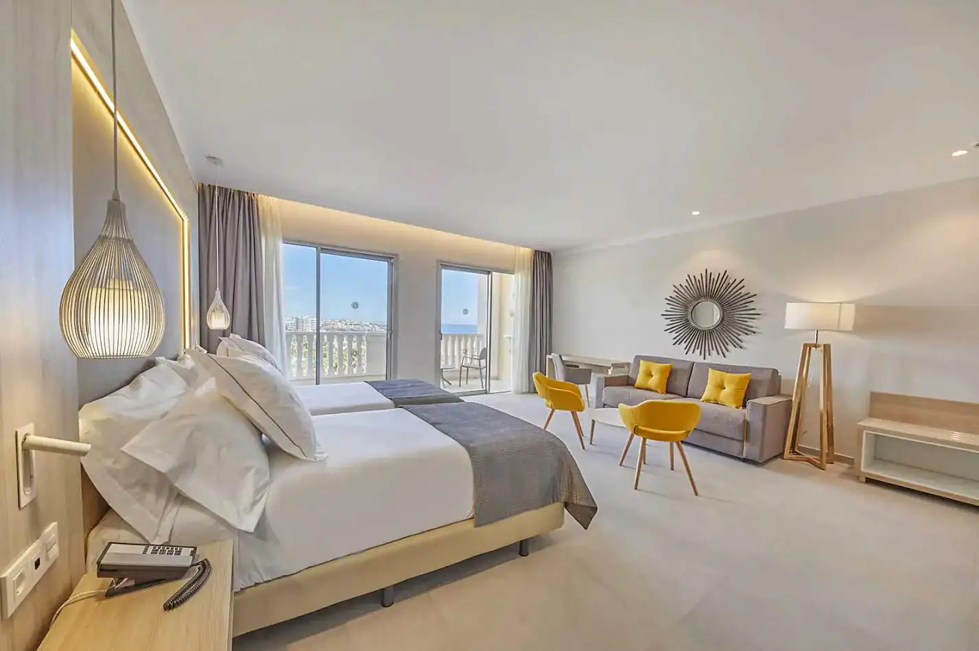 Junior suite med balkon/terrasse og havudsigt