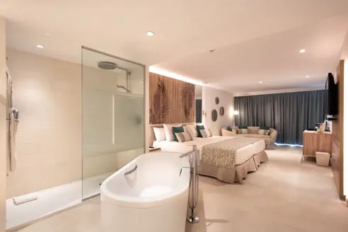 Junior Suite Platinum med balkon/terrasse og skrå havudsigt
