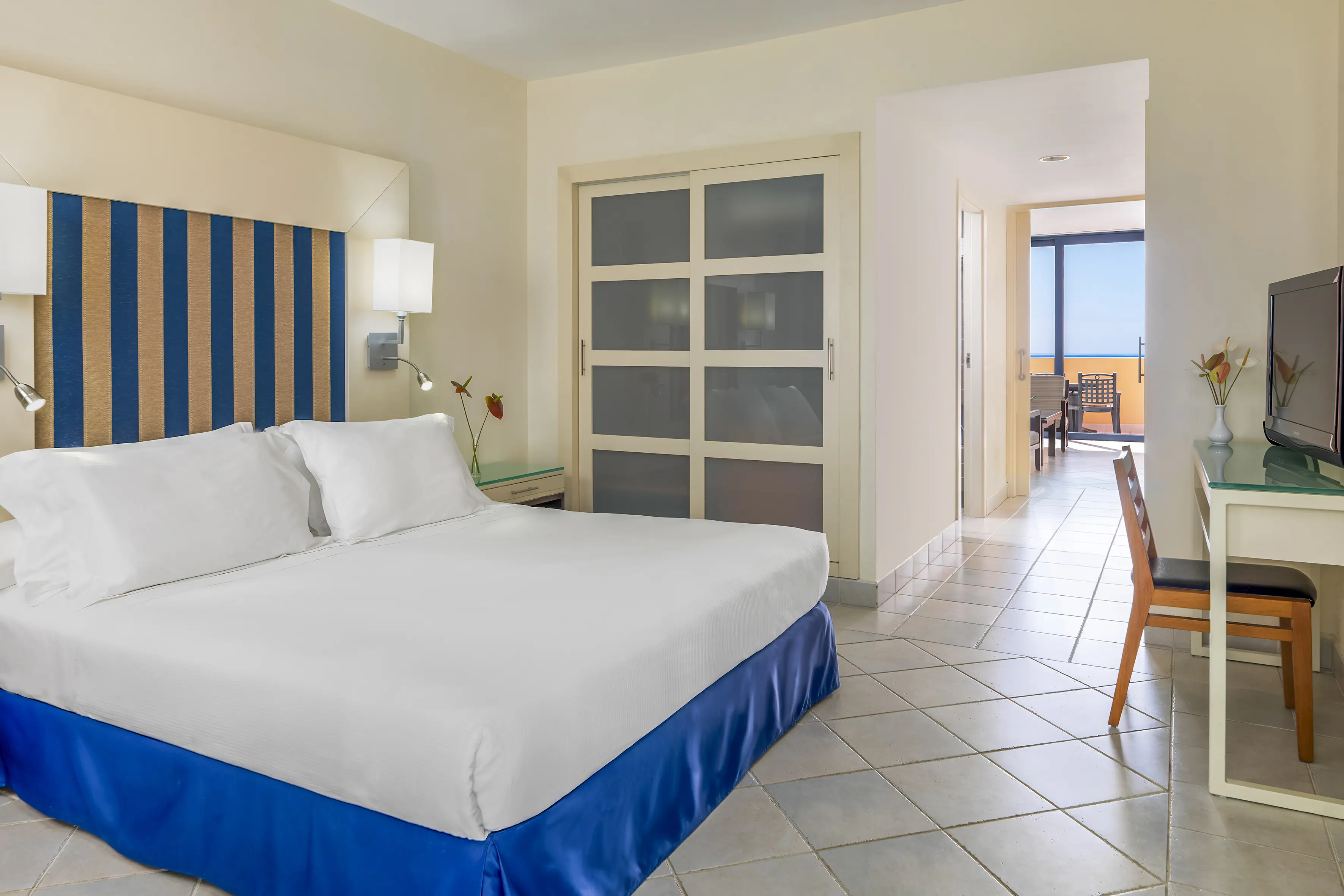 Junior suite med balkon/terrasse og havudsigt