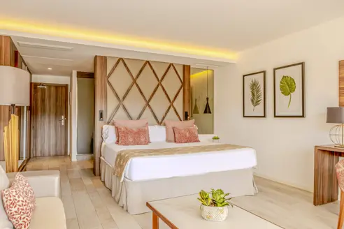 Junior Penthouse Suite med pooludsigt og jacuzzi