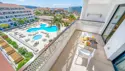 2-værelses lejlighed med balkon/terrasse og udsigt til poolen