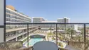 Dobbeltværelse Superior med balkon/terrasse, pool og skrå havudsigt
