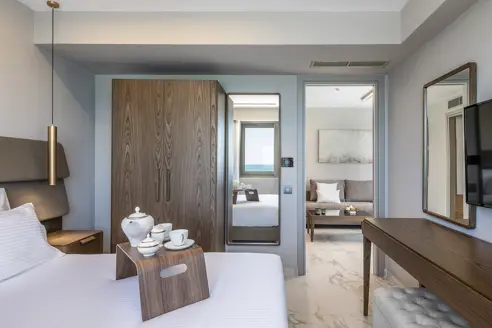 Serenity Suite med udsigt til pool/haven