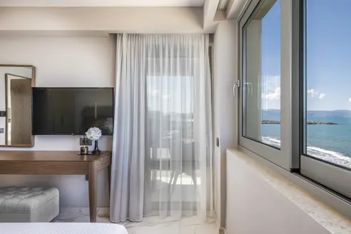Serenity Suite med udsigt til pool/haven