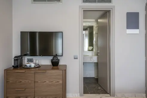 Serenity Suite med udsigt til pool/haven