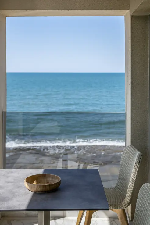 Serenity Suite med udsigt til pool/haven